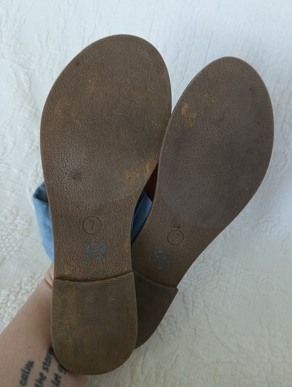 Liz Claiborne Powder Blue Suede Ring-Accent Thong Sandals Flats Casual Comfy 7M - Picture 9 of 13